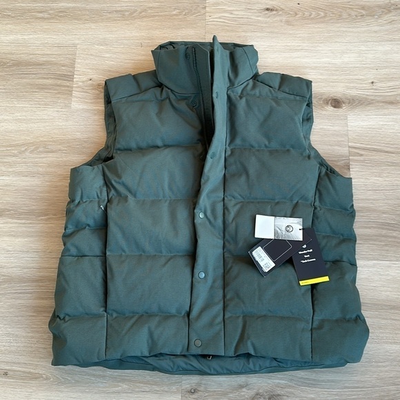 Lululemon Wunder Puff Vest
Tech Canvas men’s size s m L xl 
Color dark Forest - Picture 8 of 11